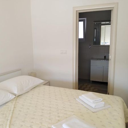 Apartments Patalic Lopar Bagian luar foto