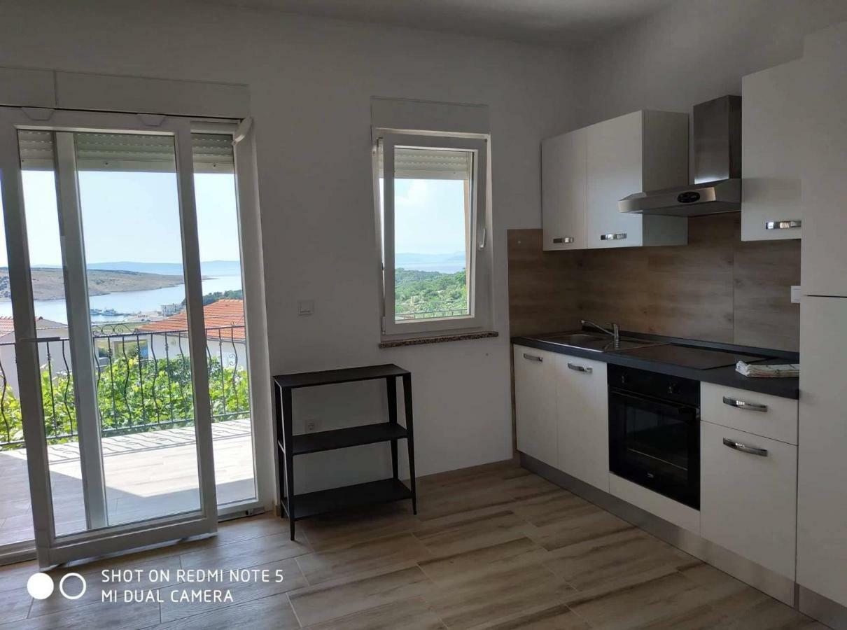 Apartments Patalic Lopar Bagian luar foto