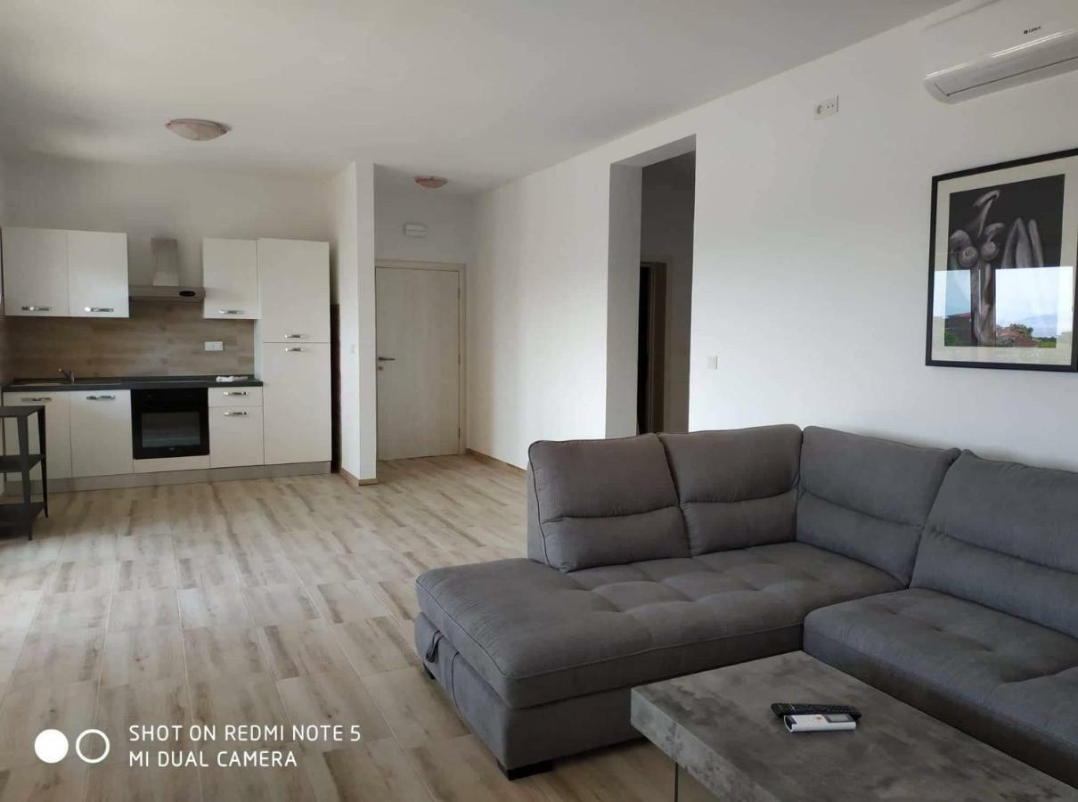 Apartments Patalic Lopar Bagian luar foto