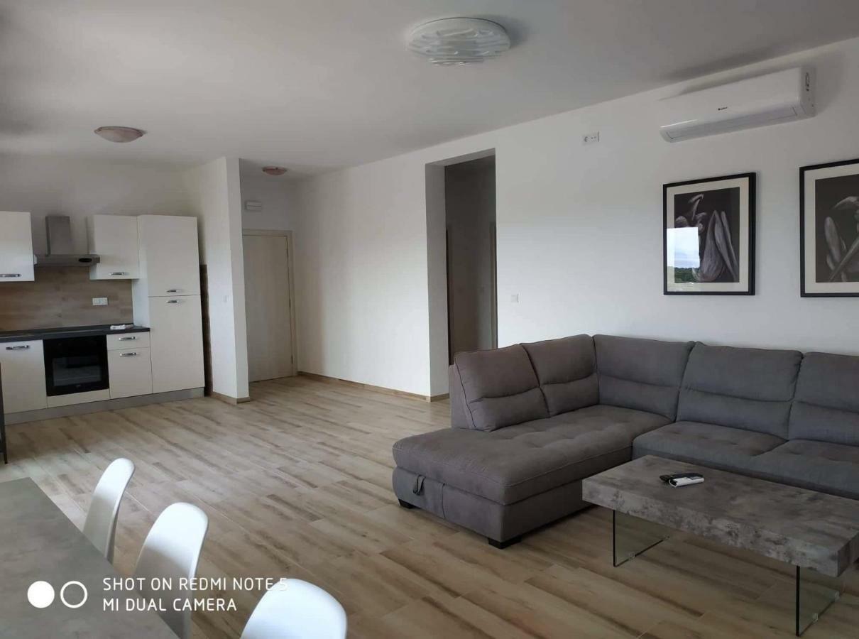 Apartments Patalic Lopar Bagian luar foto