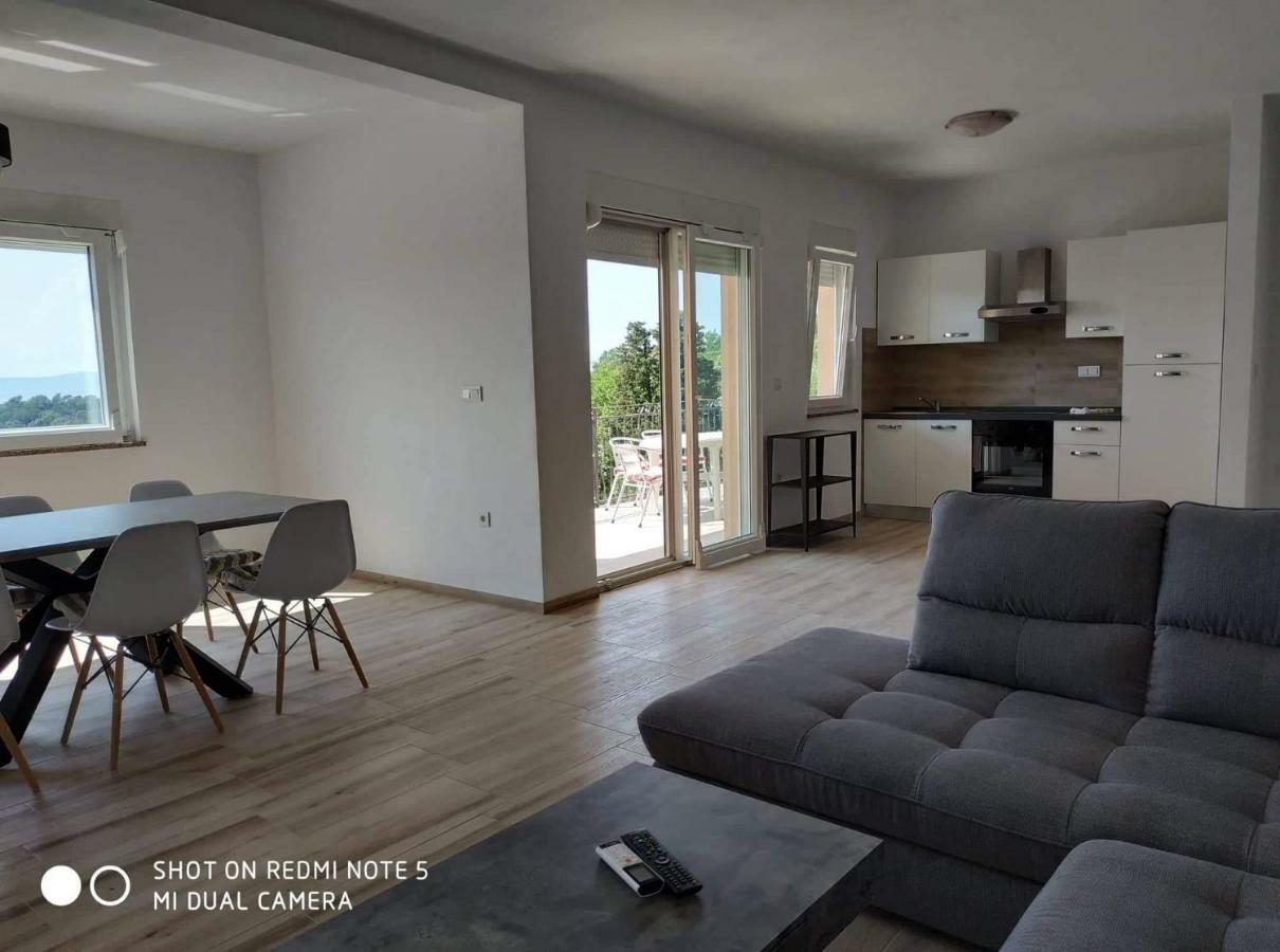 Apartments Patalic Lopar Bagian luar foto